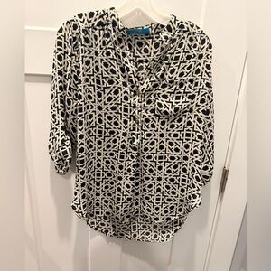 Buttons Black Cream Geometric Blouse Medium Button Front Roll Tab Sleeve